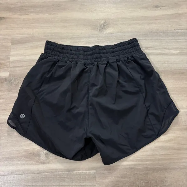 Lululemon Hotty Hot Short *High-Rise Long 4" Women Size 6 Black - Image 3