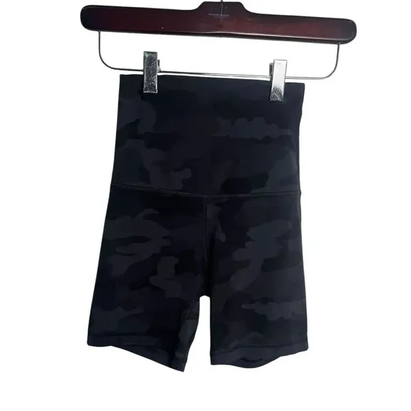 lululemon Align High-Rise Short 6" camo 2 - Image 2