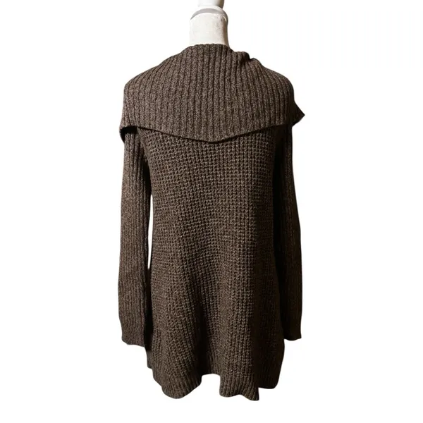 Old Navy Women’s Brown Button-Up Cardigan With Side Pockets Sz M - Image 4