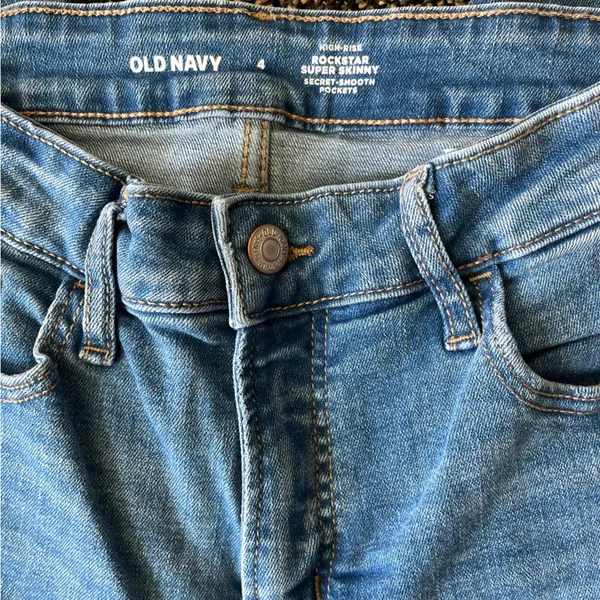 Old Navy high-rise Rockstar super skinny jeans - Image 3