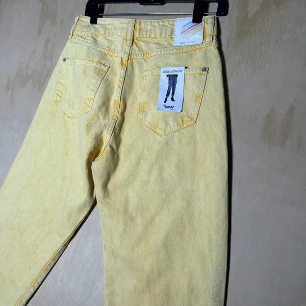 Yellow Pearl-Studded Denim‎ Jeans – Women’s Size L. NWT - Image 9