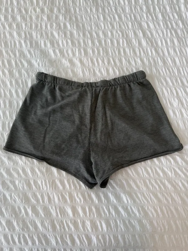 H&M Green Sweatshorts - Image 3