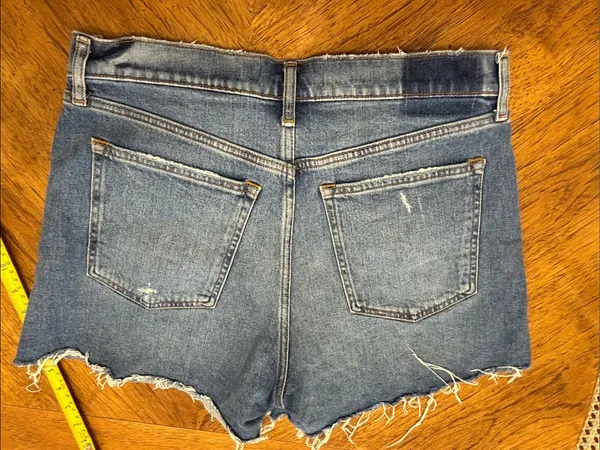Abercrombie and Fitch 4” Mom Short - Image 4