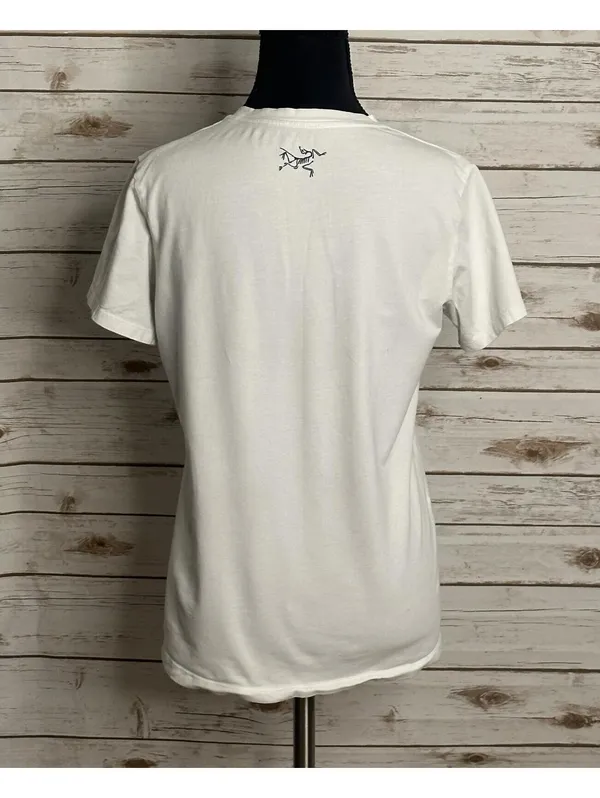 Arc'teryx Women's white mountain graphic short sleeve t-shirt Small gorpcore - Image 5
