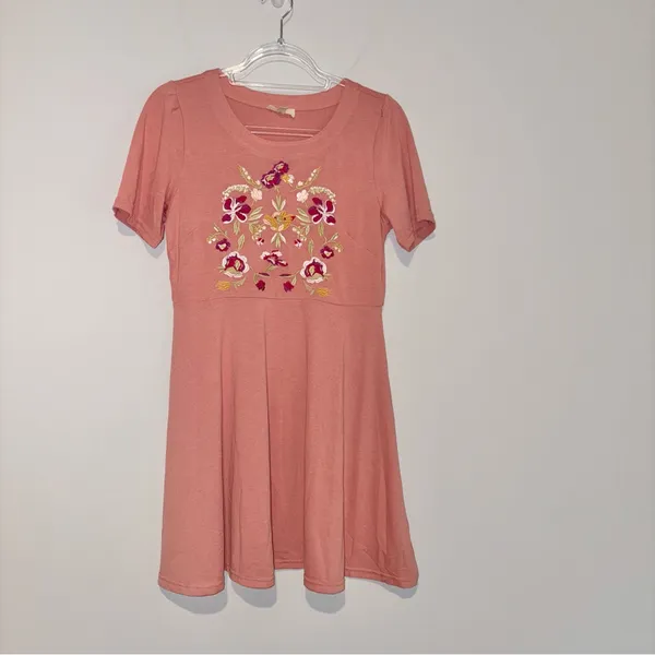 Entro Embroidered Floral fit and flare dress‎ pink size small - Image 2
