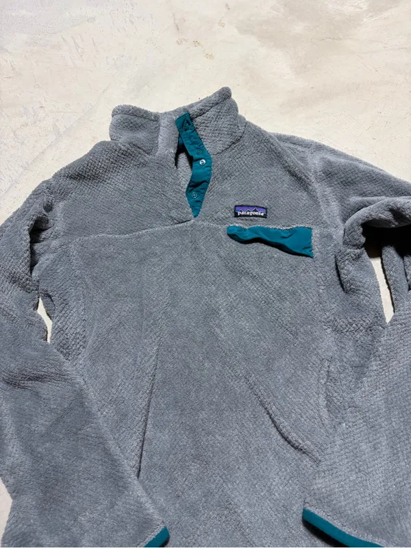 Patagonia Gray Fleece Quarter-Snap Pullover with Teal Accents large - Image 2