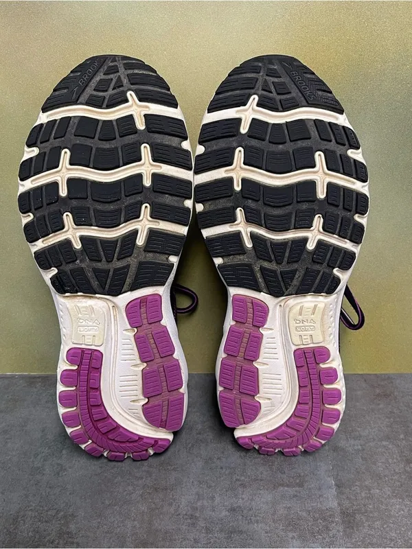 Brooks Ghost 12 Women's Running Shoes Black/Fuchsia Size 10B - Image 16
