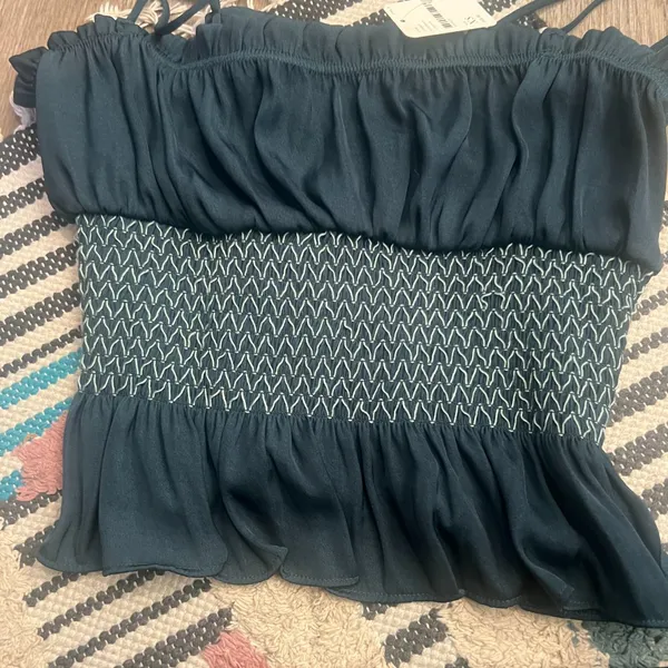 NWT‎ Free people green smocked crop top size XS - Image 4