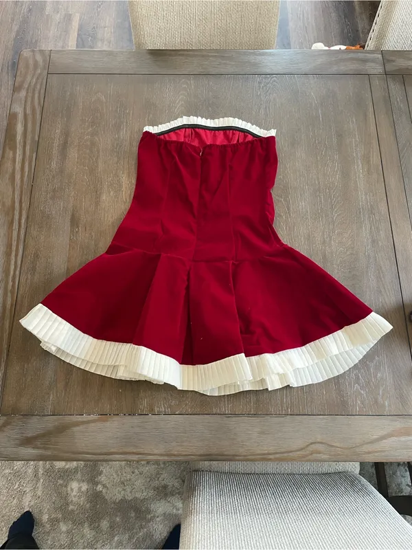 SHEIN Red Velvet Strapless Fit & Flare Dress with White Pleated Trim - Image 4