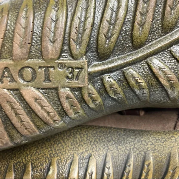 Naot Matai mary‎ Jane style shoes brown & gold leather size 37 - Image 6