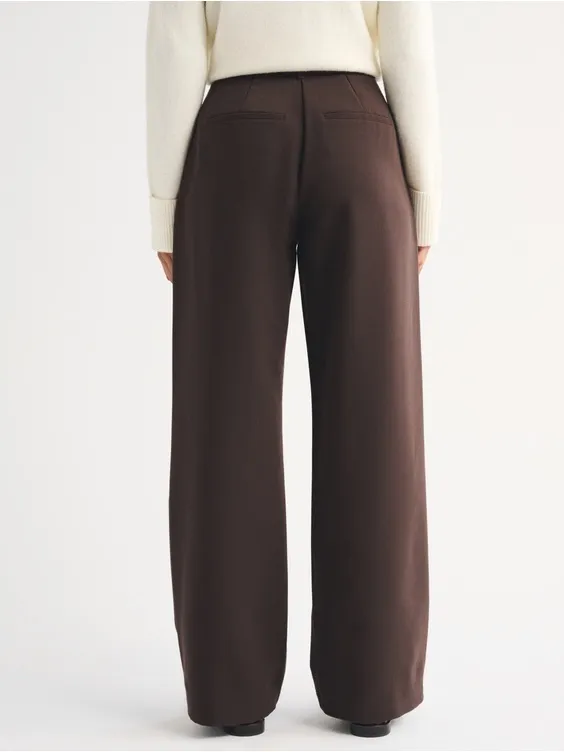 Abercrombie & Fitch Curve Love A&F Sloane Tailored Wide Leg Pant in Dark Coffee - Image 4