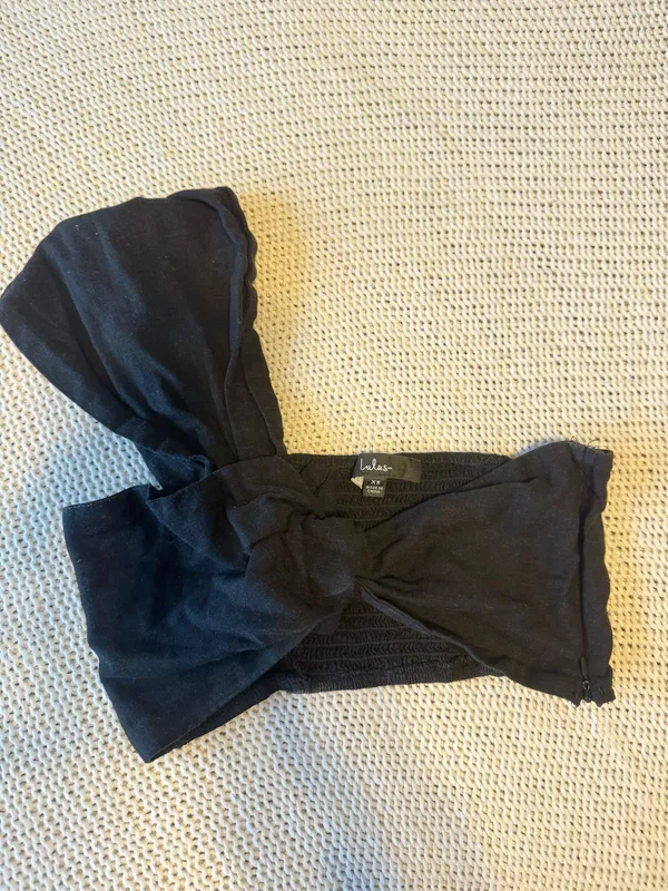 Lulus Crop Top Black - Image 2