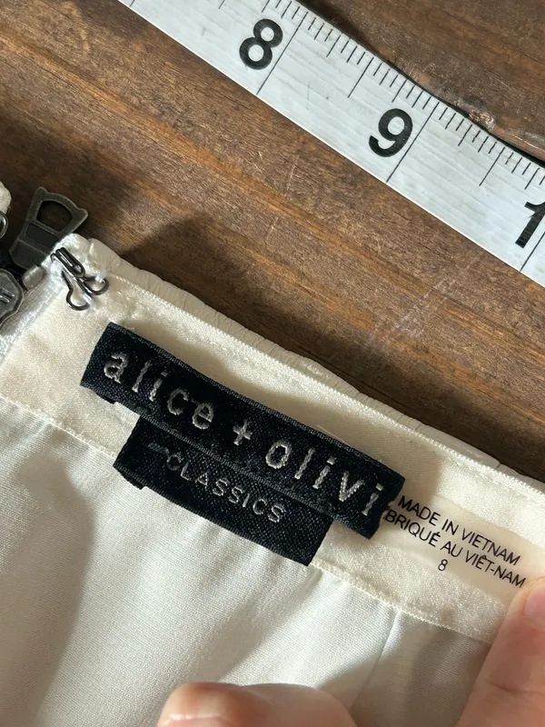 Alice + Olivia Maeve vegan leather midi skirt sz 8 G-19 - Image 8