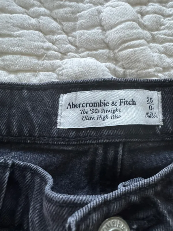 The 90s Abercrombie Straight Ultra High-Rise - Image 4