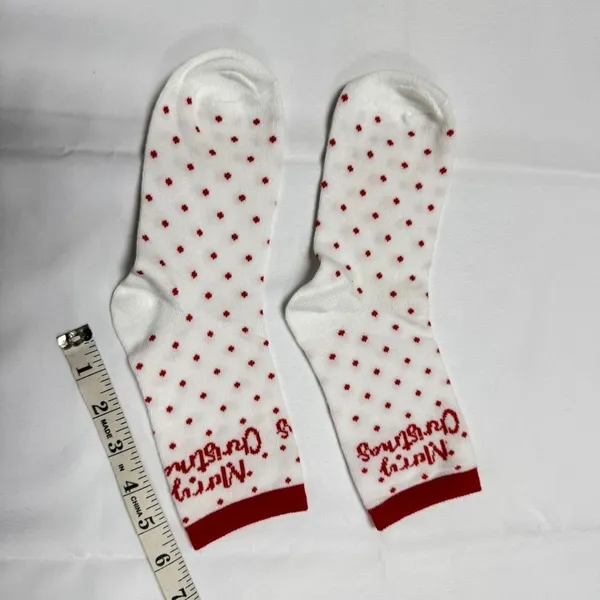 Women's‎ Christmas-themed crew socks NEW in Bag. - Image 4