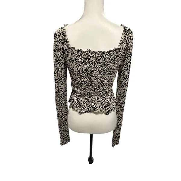 Urban Outfitters White Black and Tan Long Sleeve Medium - Image 3