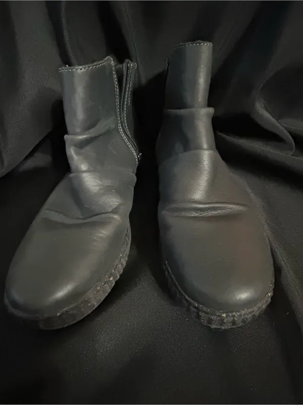Clark’s Women’s Black Ankle Boots with Side Zip SZ 8 - Image 6