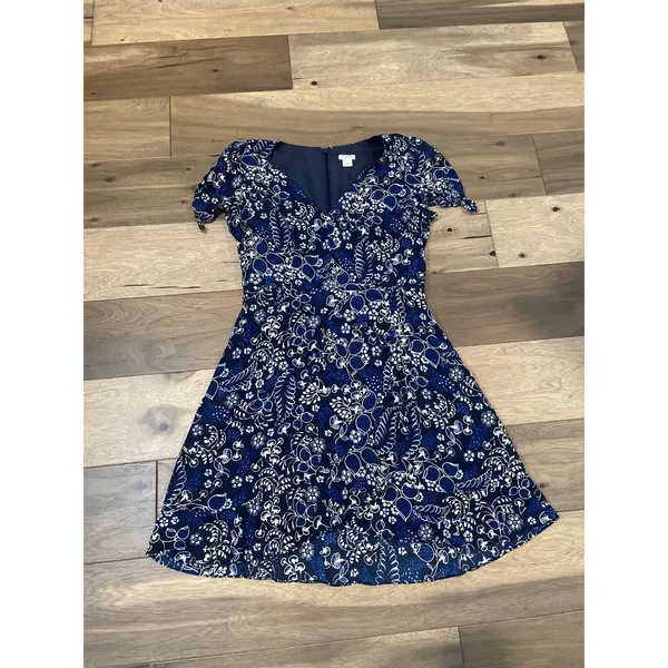 J.Crew Dress Size 6 Chiffon Black White Blue Floral V‑Neck Short Sleeve Flowy - Image 5