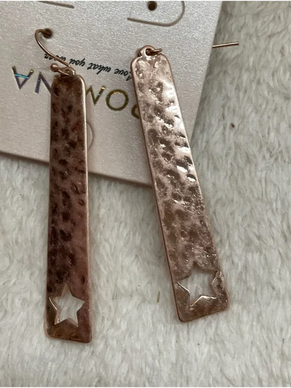 Hammered Rose Gold Star Cutout Drop Earrings - Image 4