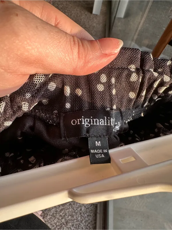 Black Midi Skirt with White Speckle Print Size M - Image 4