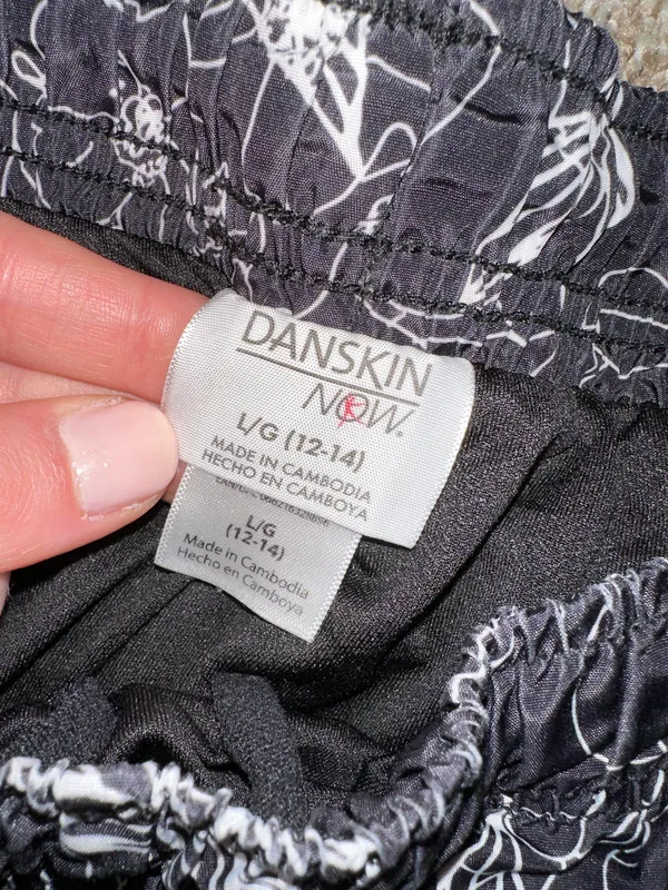 Athletic Shorts Size L - Image 2