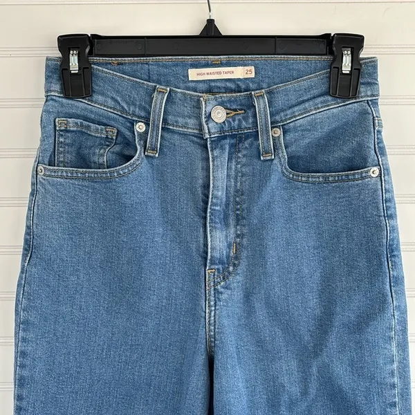 Levi’s High waisted Taper‎ jeans Size 25 - Image 3