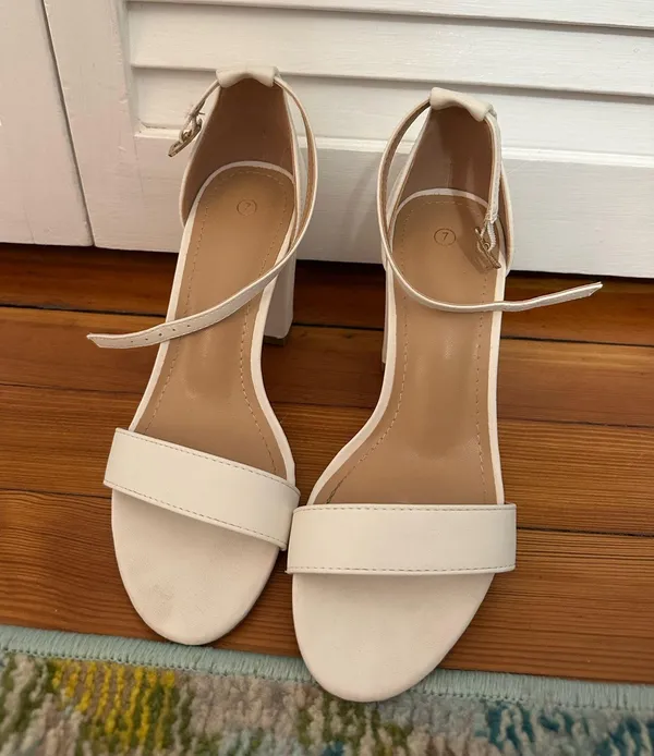Amazon white heels - Image 2