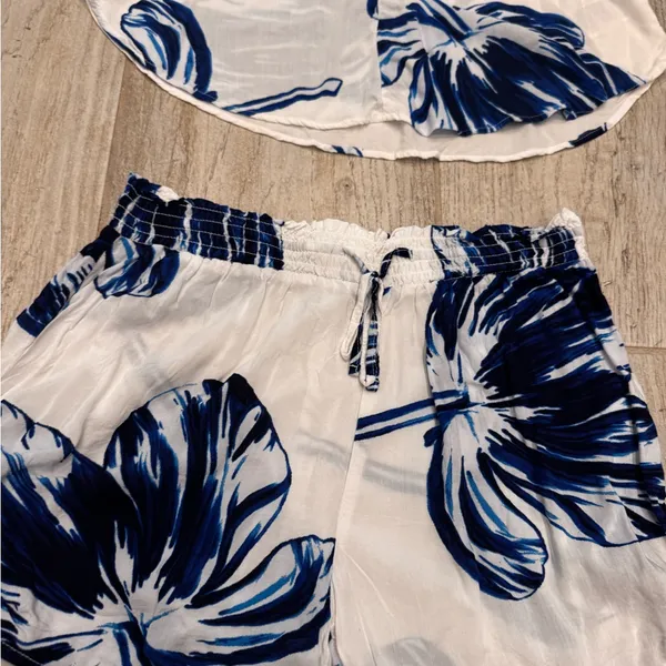 Gap White and Blue Tropical Floral Pajama Set Size XS - Image 2