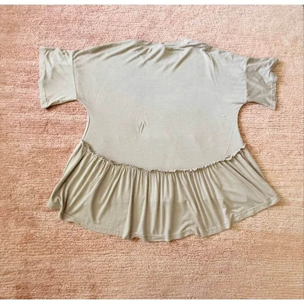 Taupe Ruffle Hem Babydoll Top Size L Soft Stretch Short Sleeve Tee - Image 5