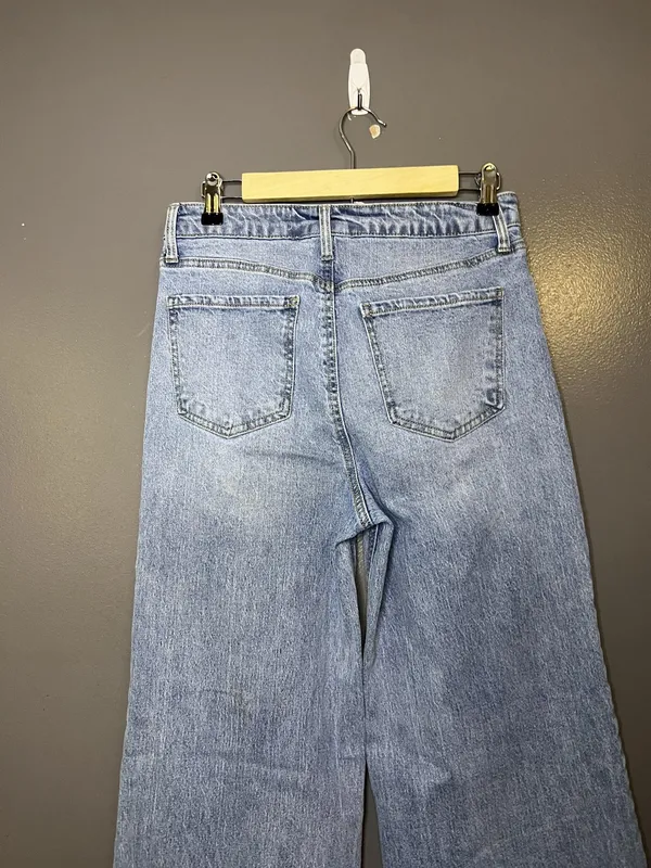 BCBGeneration High Rise Wide Leg Jeans Womens 28 Light Wash Blue Raw Hem Denim - Image 5