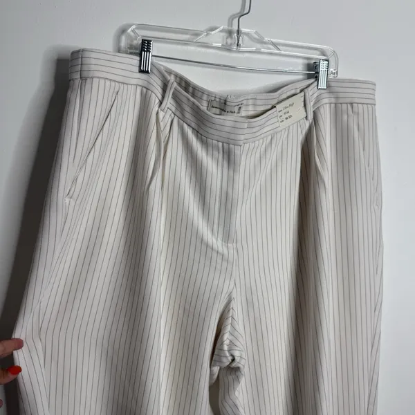NWT Abercrombie & Fitch Ultra High Rise Wide Leg Pinstripe Pants White 22‎ Short - Image 7