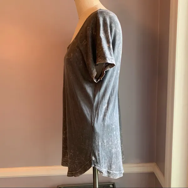 Splendid mineral wash gray t shirt with rounded hem Size Medium - Image 2