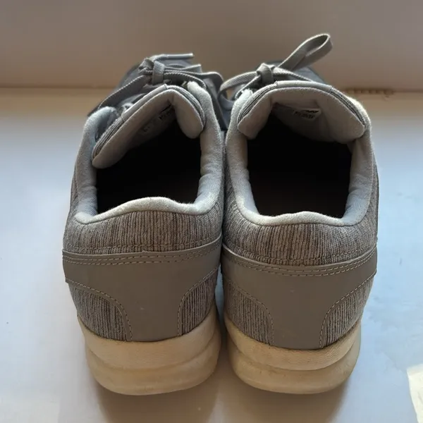 New Balance‎ 317 Gray Heathered Womens Size 10 Sneakers Shoes - Image 3