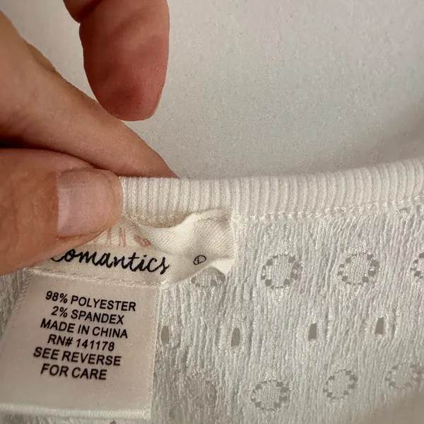 🛎️ Clearance Urban Outfitters White Puff Top Size-L - Image 4
