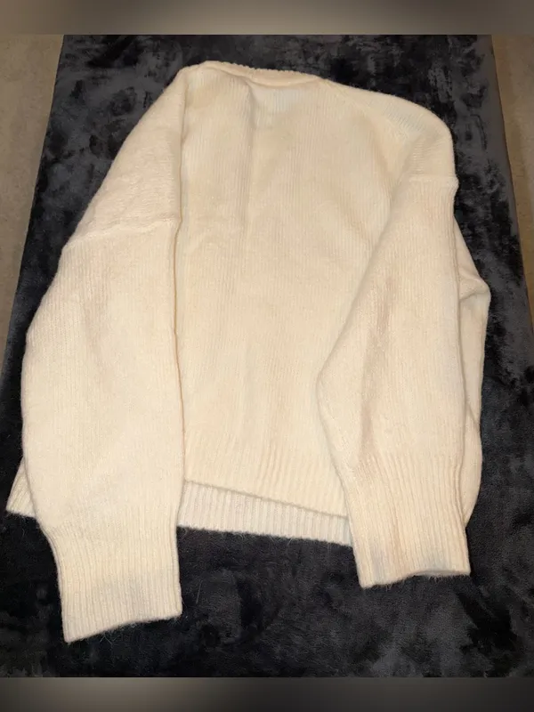 Abercrombie & Fitch The A&F Madeline Crew Sweater in Cream Large New with tag - Image 4