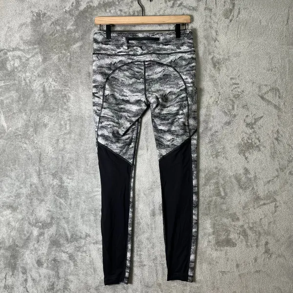Lululemon Speed Tight V Power Luxtreme Hazy Days Black White Medium Rise‎ Size 8 - Image 2