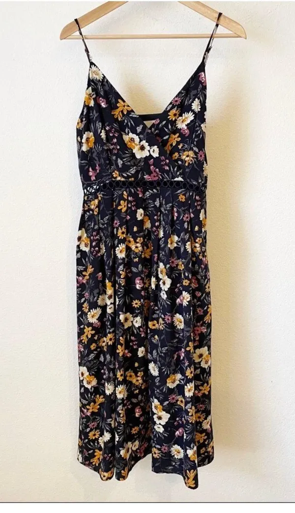 Floral Blue Midi Dress - Image 4