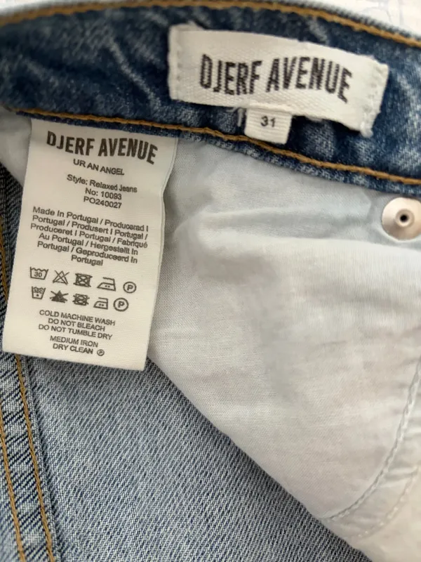 Djerf Avenue Jeans Straight Mid Blue - Image 4