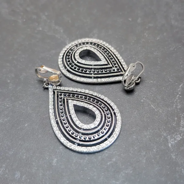 Vintage Clip On Earrings Extra Large Silver Tone Dangle Drop Black & Clear Gems - Image 6