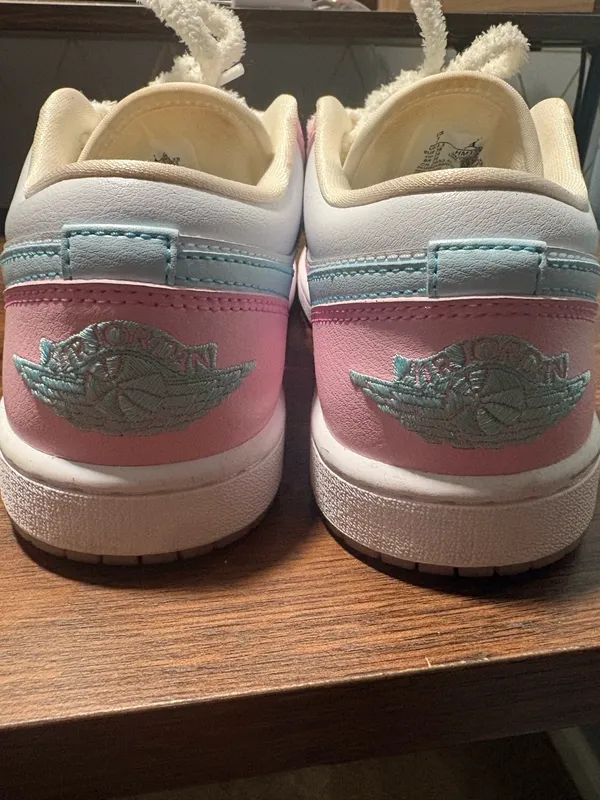 Air Jordan Nike women’s low SE Paw Print Pink Foam - Image 4