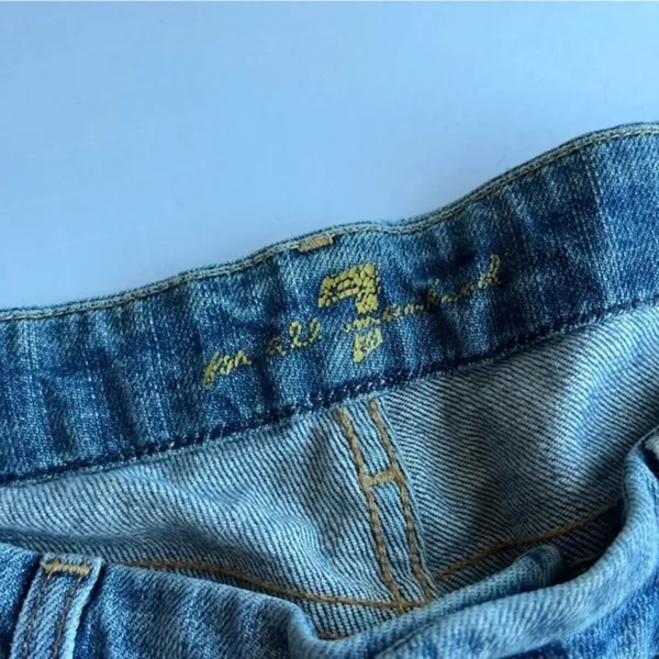 7 For All Mankind • A Pocket Distressed Hem Bermuda Shorts - Image 5