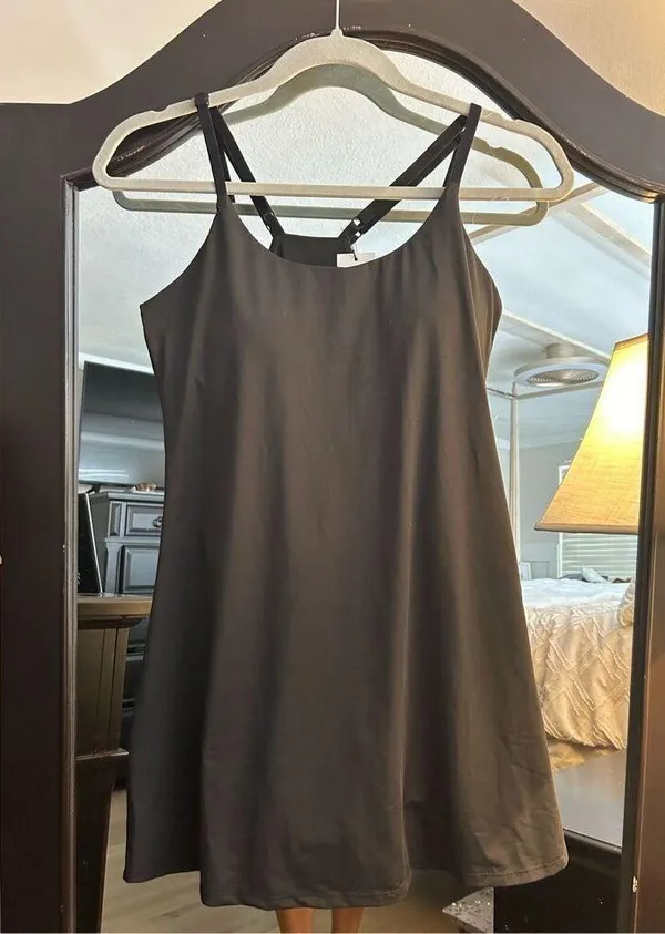 NEW Tennis Golf Dress Built-in Bra & Shorts Dress Pockets S - Image 5