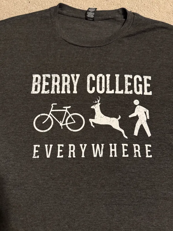 Berry college T-shirt XL - Image 2