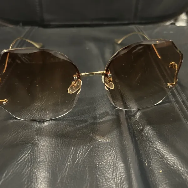 Elegant Brown Sunglasses - Image 2
