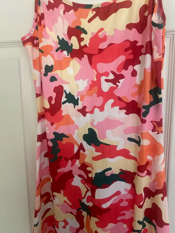 Size XL pink camo one piece bodysuit - Image 3