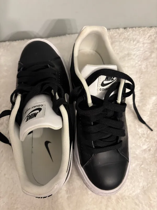 Black and white Nike Court tour sz 6.5 - Image 4