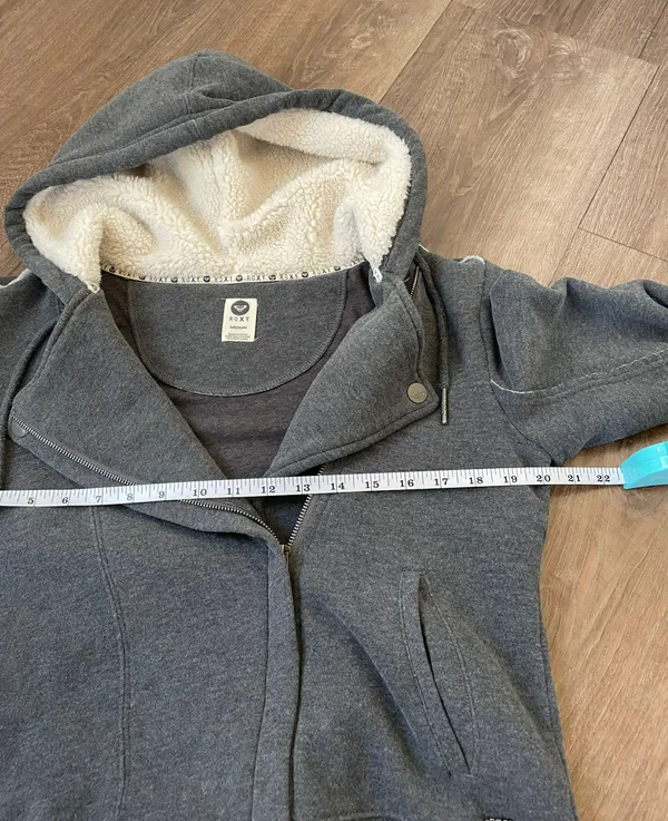 Roxy grey hooded zip up Peacoat style jacket Sherpa lined Women’s size medium - Image 12