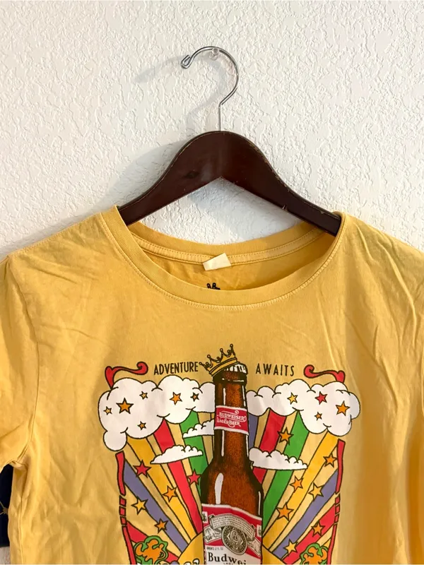 Junk Food Womens Shirt Tee Budweiser Distressed Short Sleeves Size Medium - Image 4