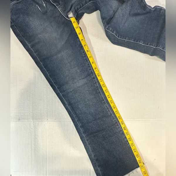 PAIGE Jeans Colette‎ Crop Flare Blue Distressed Bottom Faded Size 30 Pre-owned - Image 6