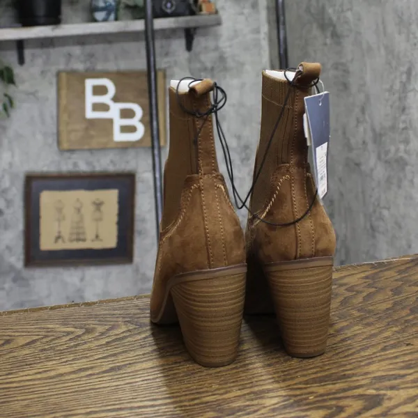 NWT Universal Thread Womens Kinley Ankle Boots 88225814 Cognac Brown 7.5M - Image 7